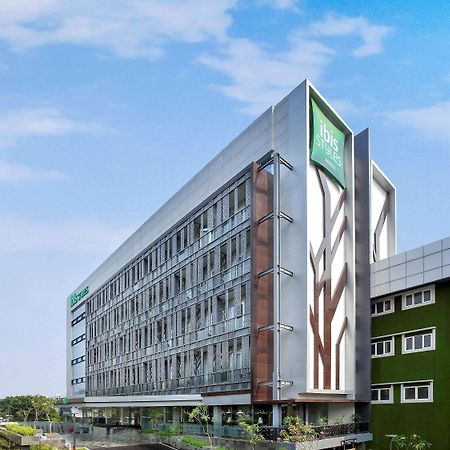 Ibis Styles Jakarta Sunter Екстер'єр фото