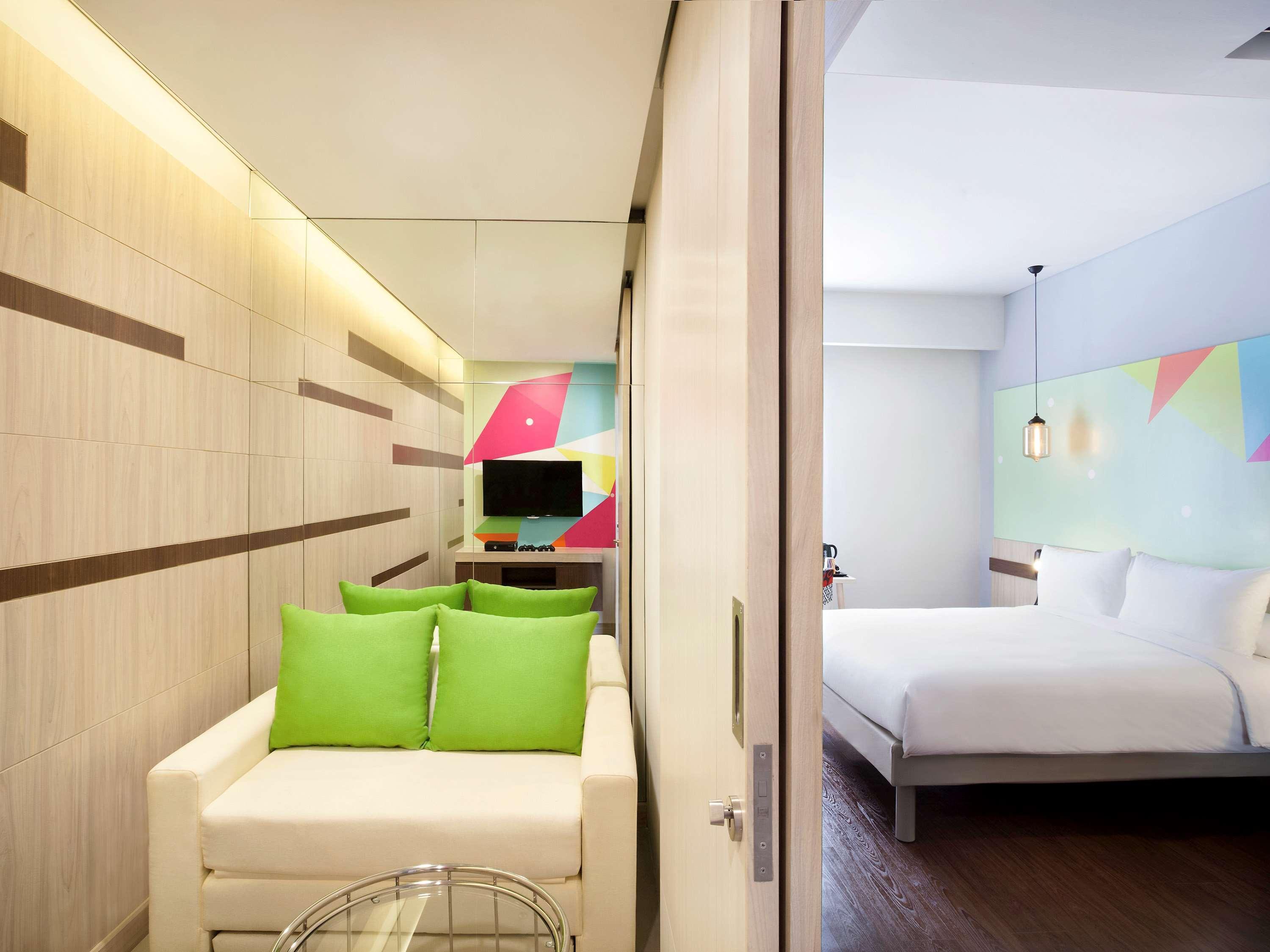 Ibis Styles Jakarta Sunter Екстер'єр фото