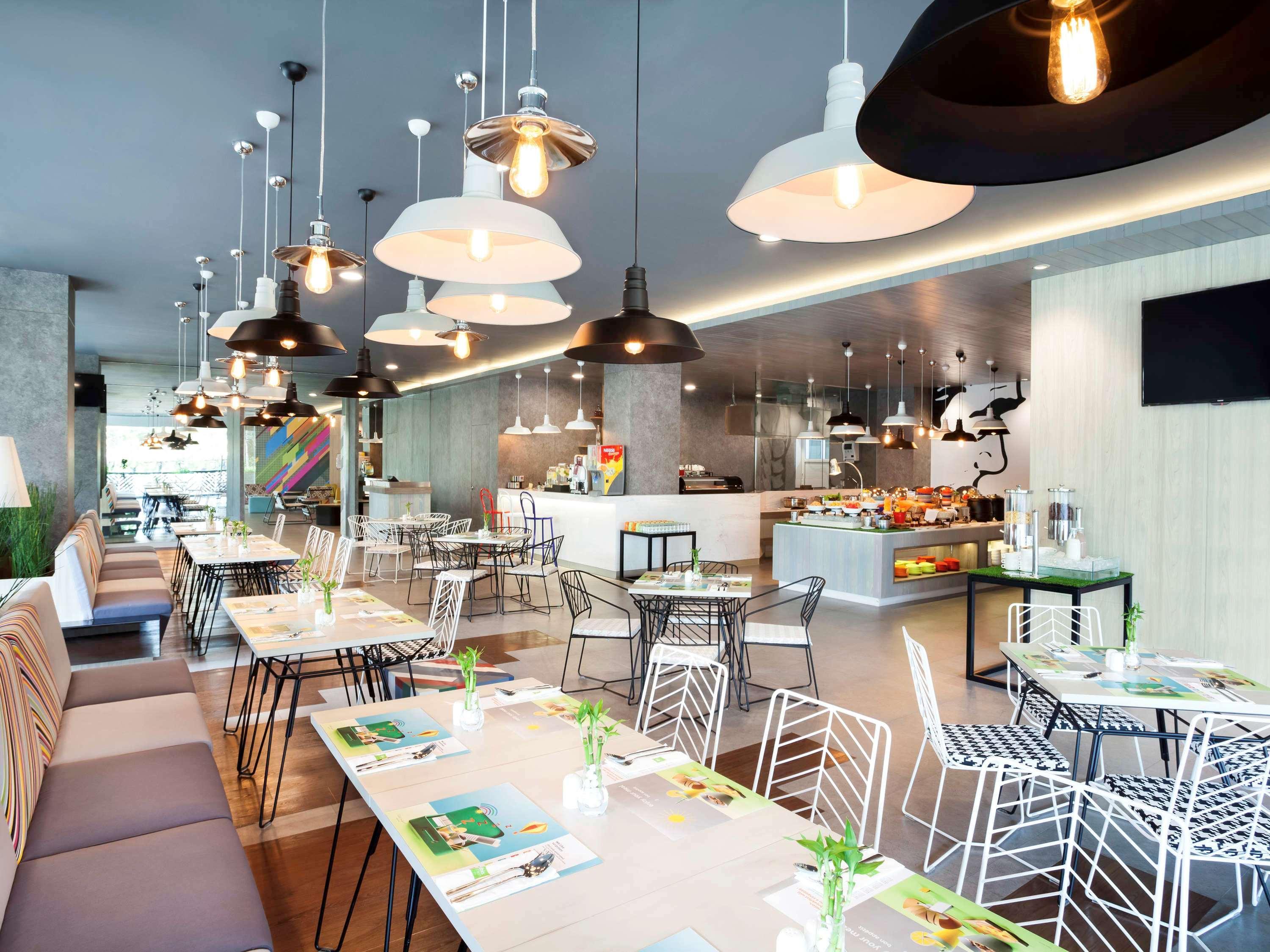Ibis Styles Jakarta Sunter Екстер'єр фото