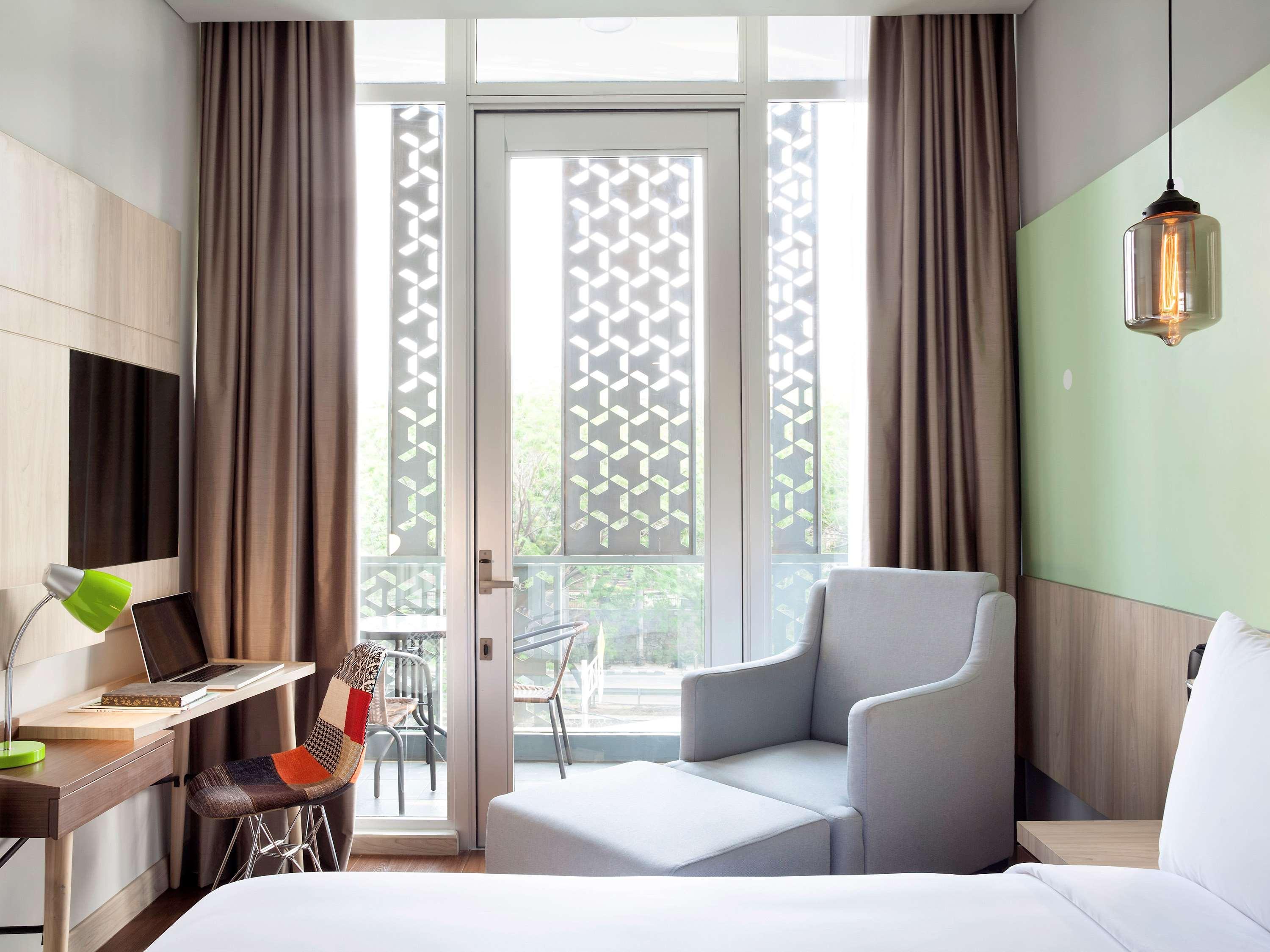 Ibis Styles Jakarta Sunter Екстер'єр фото