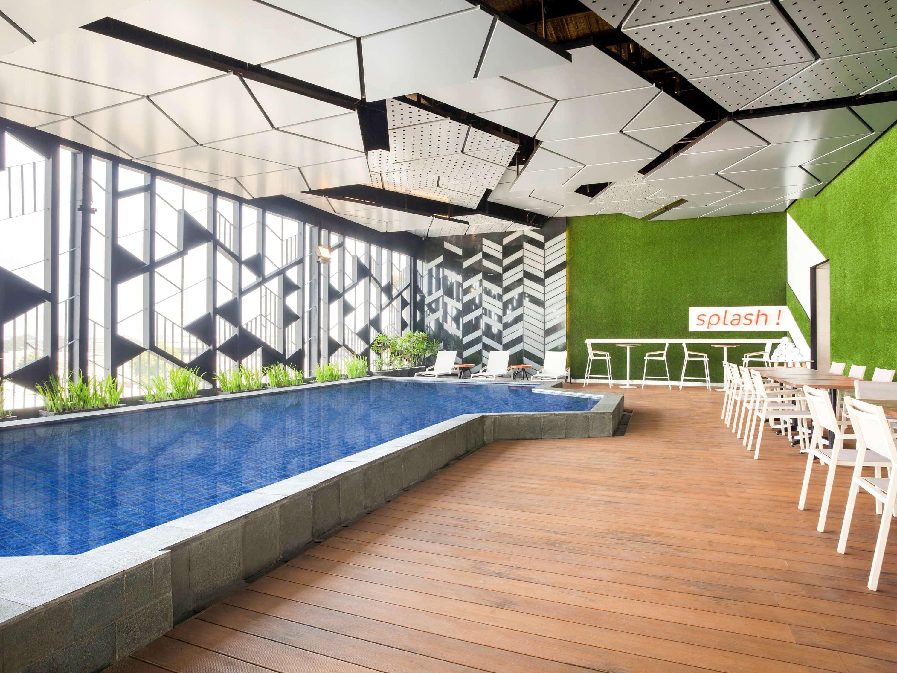 Ibis Styles Jakarta Sunter Екстер'єр фото