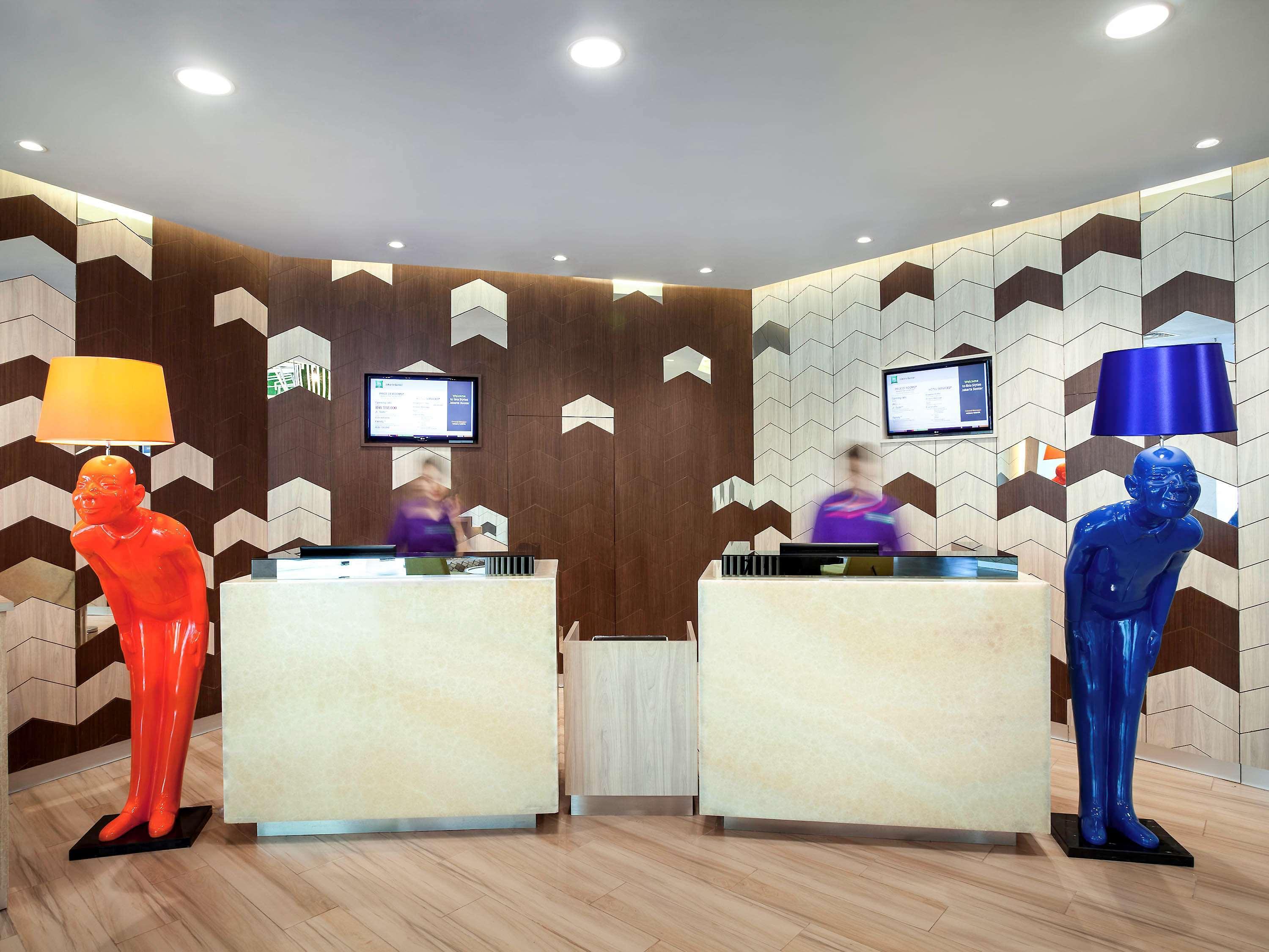 Ibis Styles Jakarta Sunter Екстер'єр фото