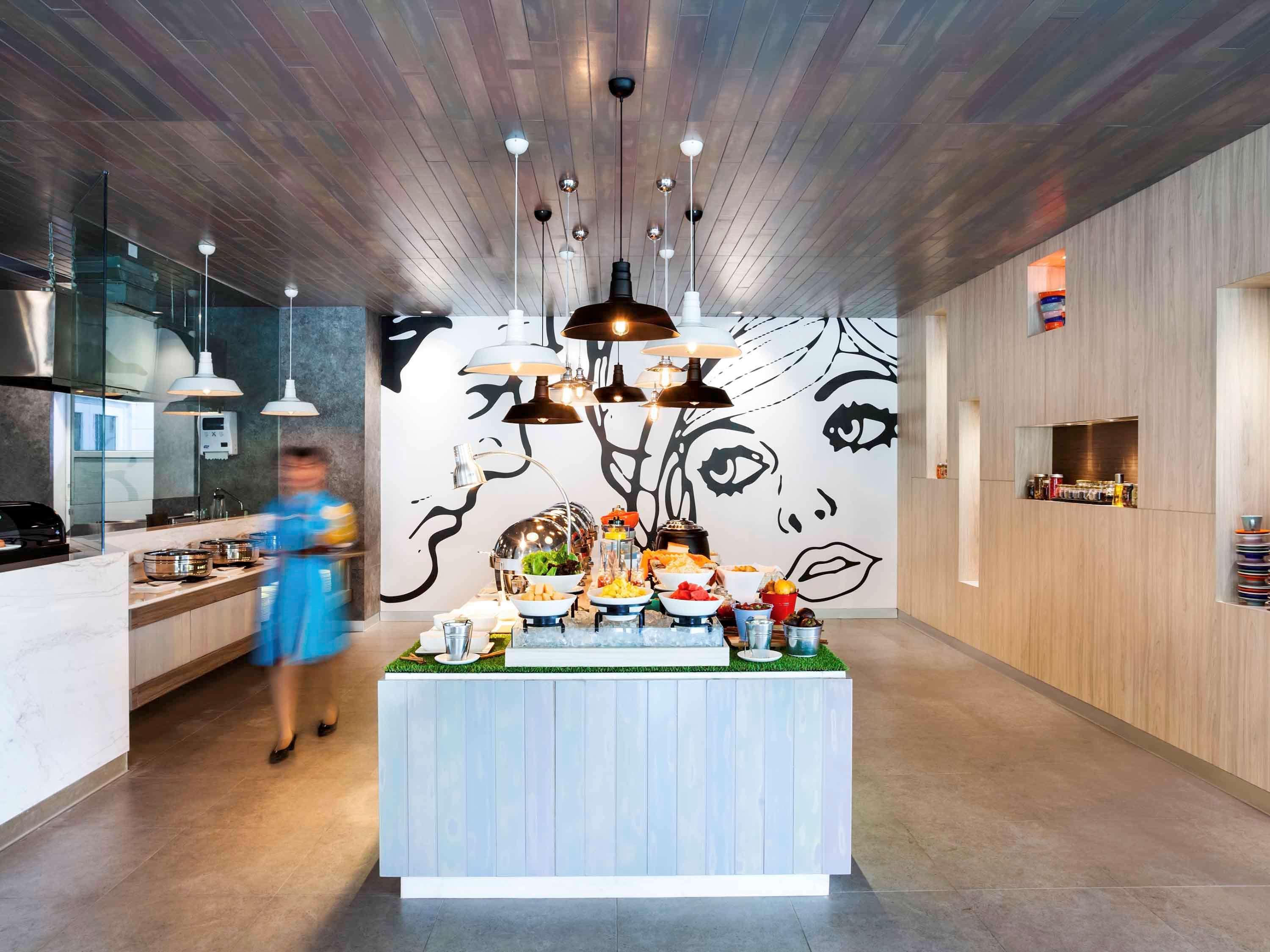 Ibis Styles Jakarta Sunter Екстер'єр фото