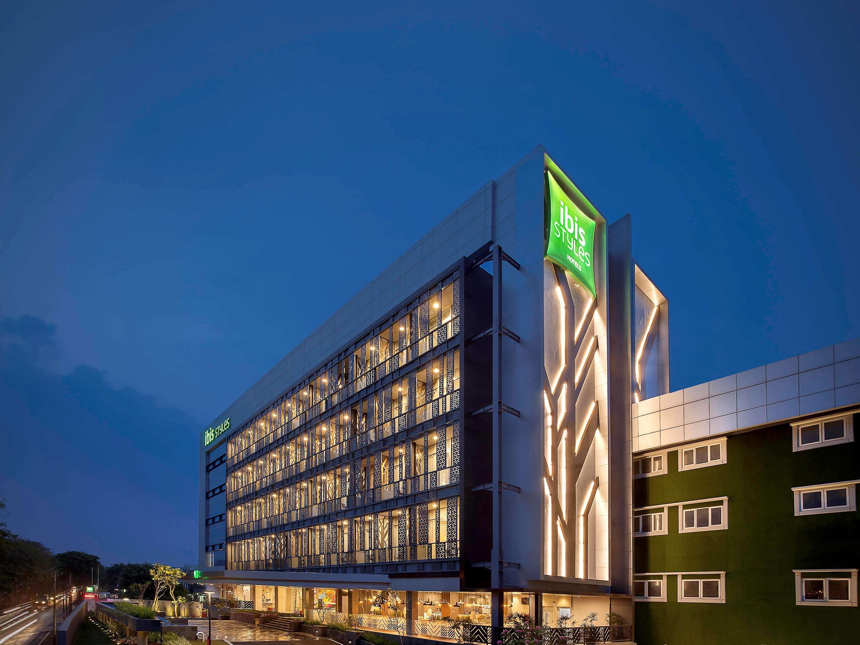 Ibis Styles Jakarta Sunter Екстер'єр фото