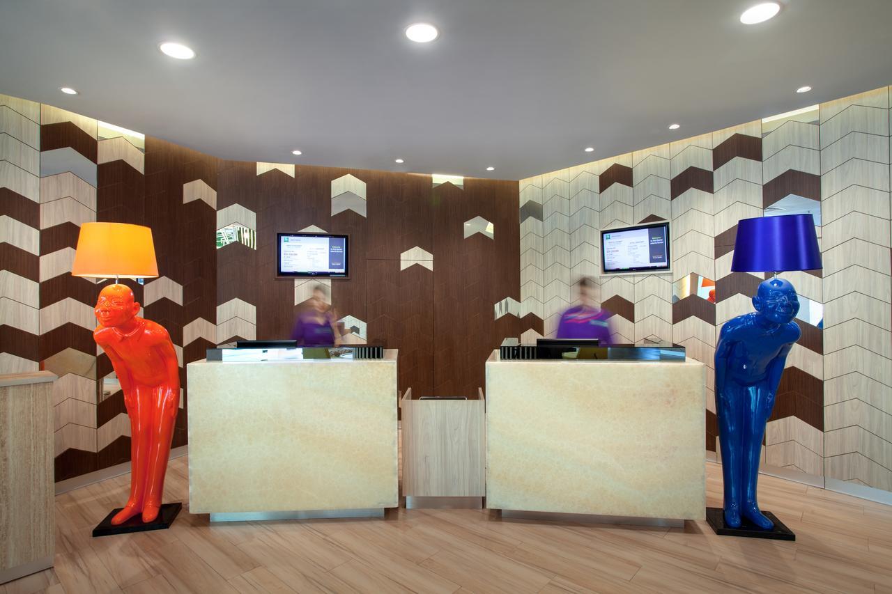 Ibis Styles Jakarta Sunter Екстер'єр фото