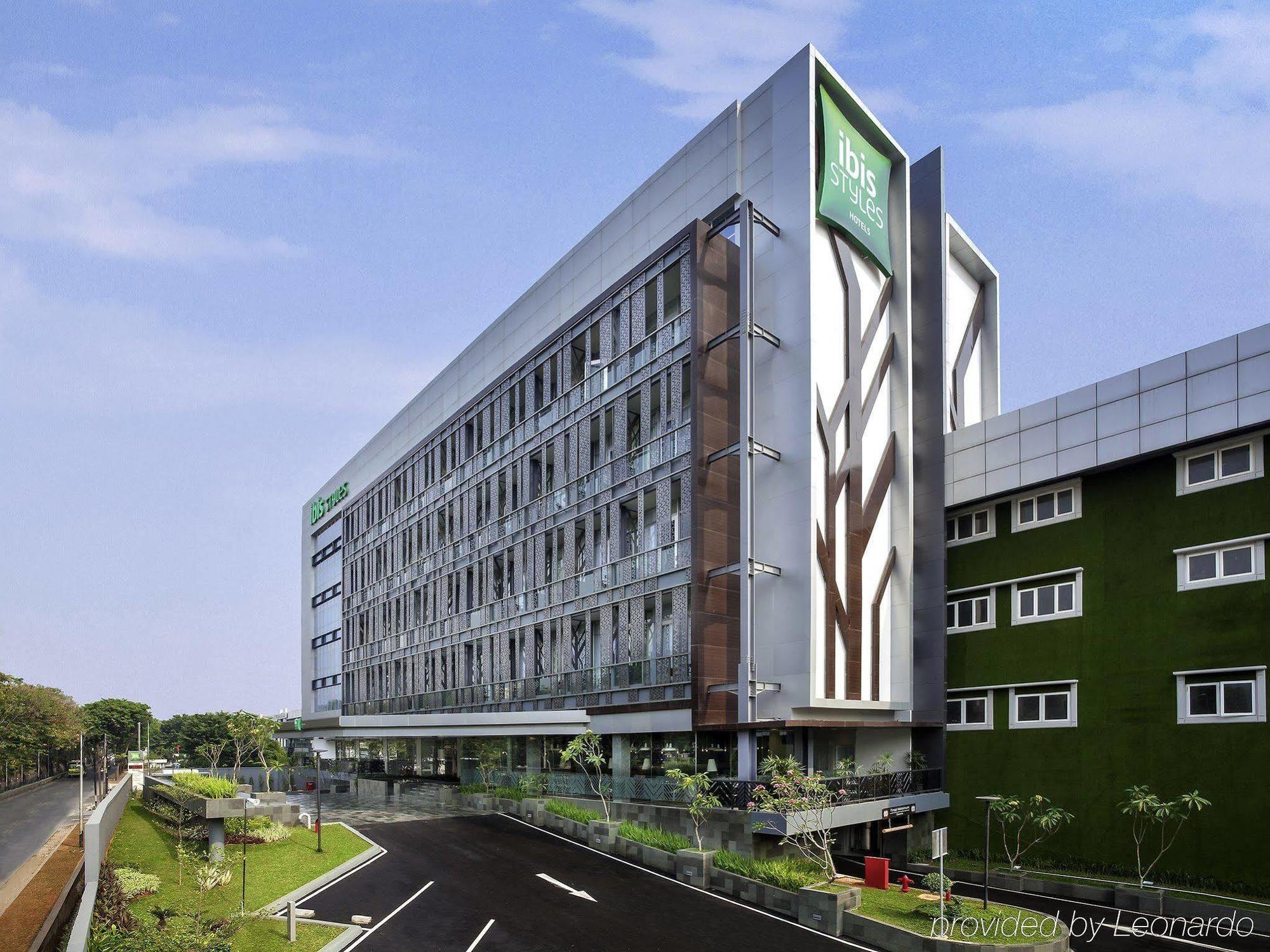 Ibis Styles Jakarta Sunter Екстер'єр фото