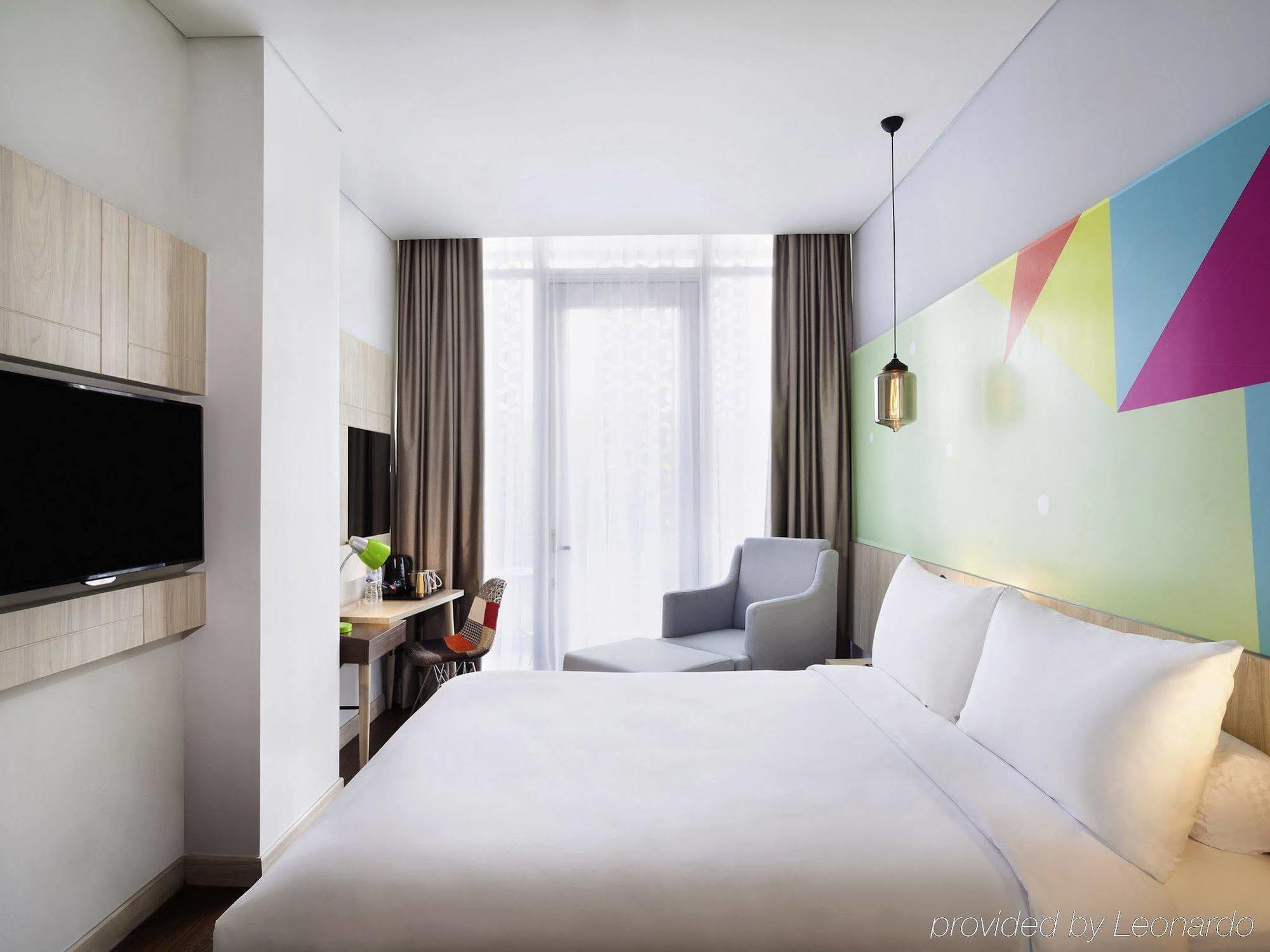 Ibis Styles Jakarta Sunter Екстер'єр фото