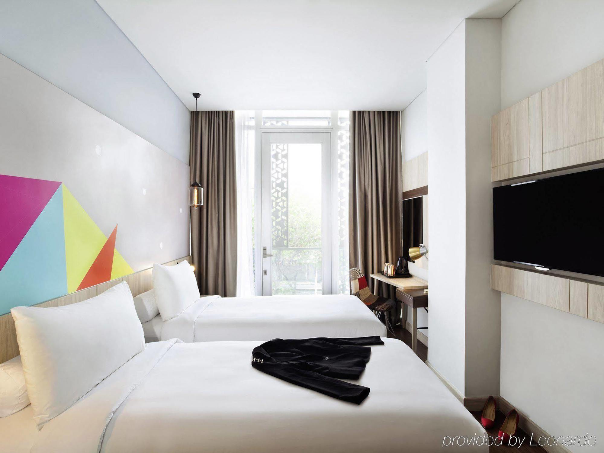 Ibis Styles Jakarta Sunter Екстер'єр фото